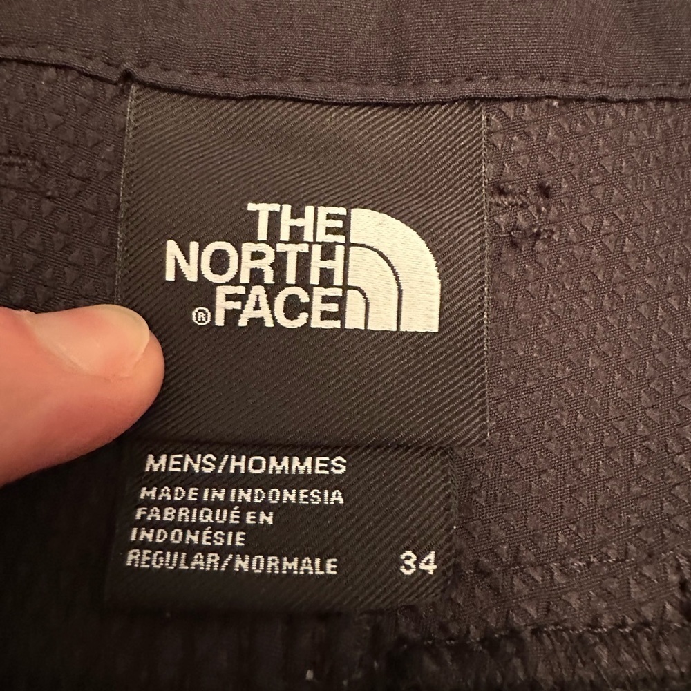 The North Face Shorts Men’s THIS IS SOLD - UNABLE TO DELETE - Picture 4 of 9